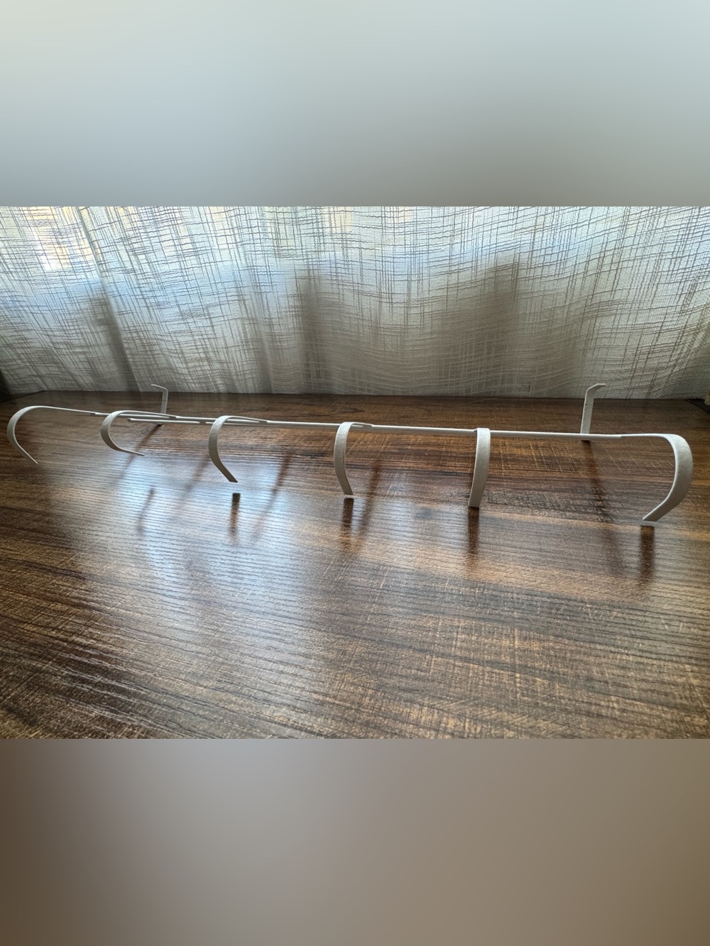 Over The Door White Metal Coat Towel Rack Organizer 6 Hook Hanger Used